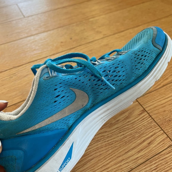 Blue Nikes - Picture 6 of 10